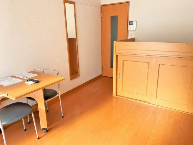 レオパレスＳＨＩＭＡＤＡ壱番館の居間・リビング|使いやすい居間です