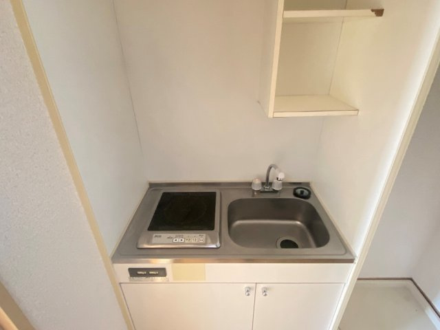 レオパレスホワイエⅢのキッチン|キッチンの仕様が異なる場合がございます。