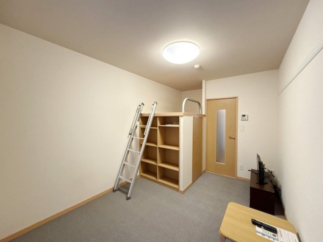 レオパレスプレステージ草加の居間・リビング|こちらの居間で趣味の時間をお楽しみください