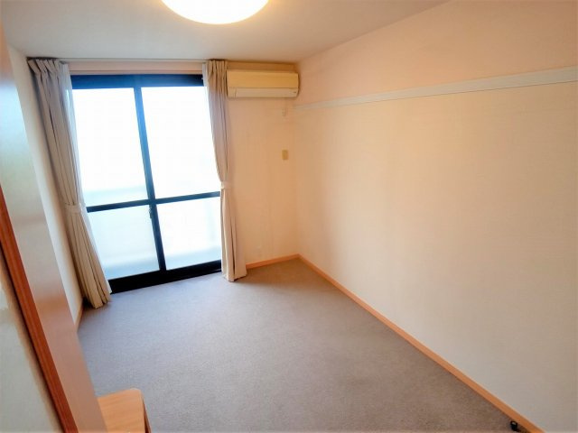 レオパレスプリマヴェーラの居間・リビング|こちらのリビングで趣味の時間をお楽しみください