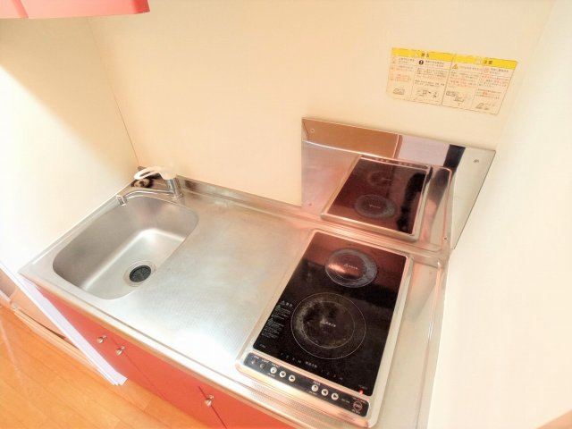 レオパレスプリマヴェーラのキッチン|きれいなキッチンです