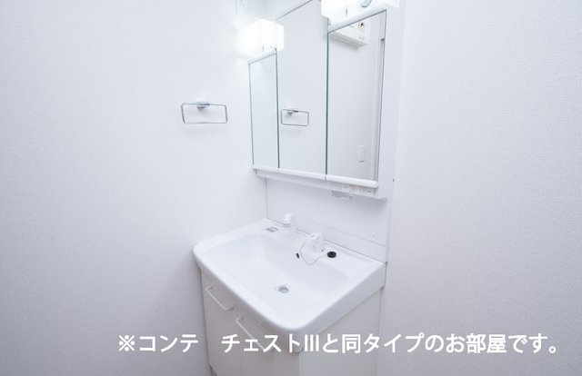 ル・ボワの洗面所|忙しい朝には欠かせない洗面所です