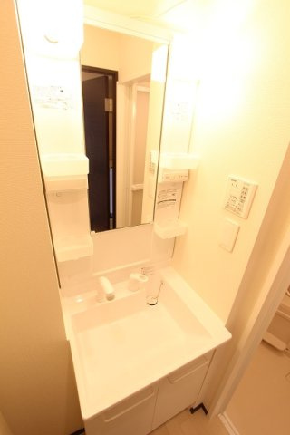 クレイノＮＥＷ　ＧＲＥＥＮⅢの内装|独立洗面台