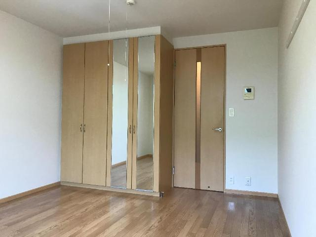 プライムメゾンの居間・リビング|洋室