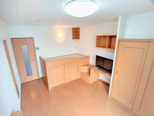 レオパレスＳＨＩＭＡＤＡ弐番館の居間・リビング|ゆったり過ごせる居間です