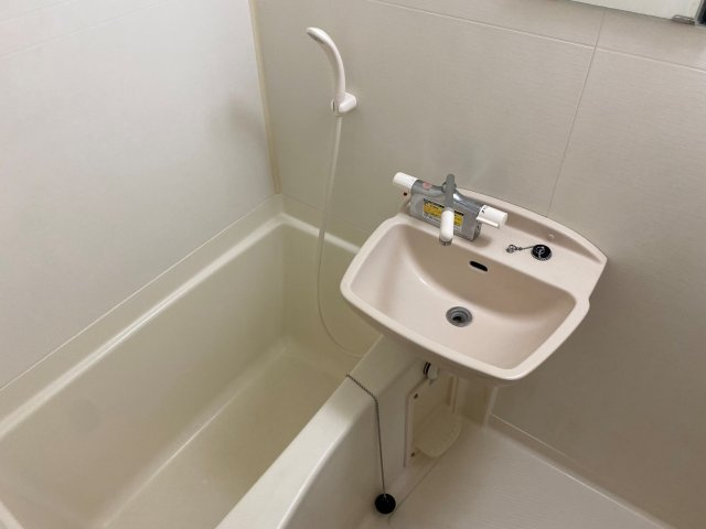 レオパレスＳＨＩＭＡＤＡ弐番館の浴室|きれいなお風呂です