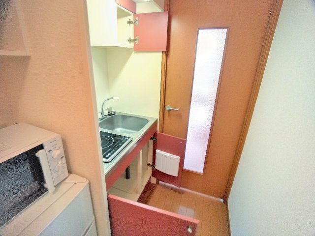 レオパレスＳＨＩＭＡＤＡ弐番館のキッチン|キッチンでお料理をお楽しみください