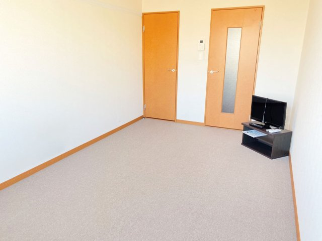 レオパレス憩の居間・リビング|ゆったりとしたリビングです