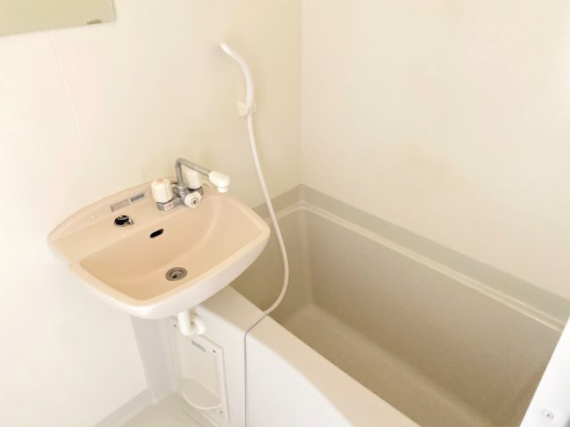 レオパレス憩の浴室|きれいなお風呂です