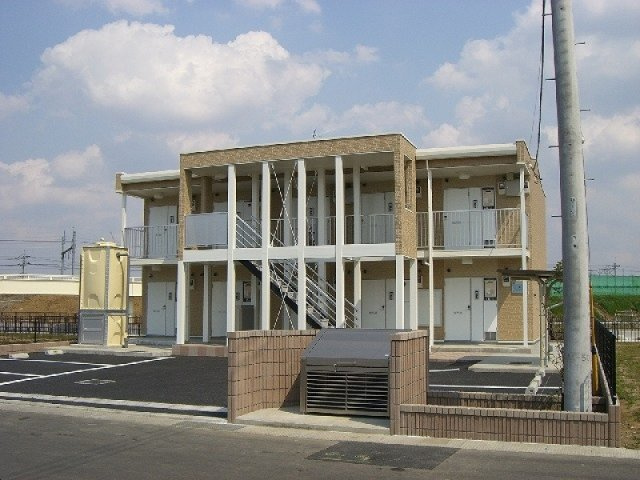 レオパレス憩の外観|きれいな外観です