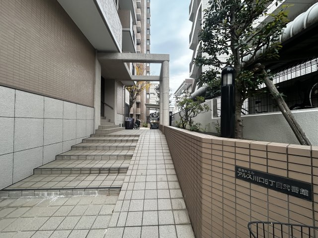 東急ドエル・アルス川口五丁目弐番館のエントランス|清潔なエントランスです