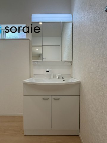 飯能市青木第5　全8棟　新築戸建　クレイドルガーデンの独立洗面台|8/4　撮影