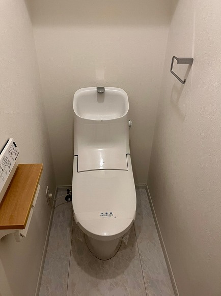 ＬＡＶＩＮＧ　ＣＯＵＲＴ戸田のトイレ|ゆったりとした空間のトイレです