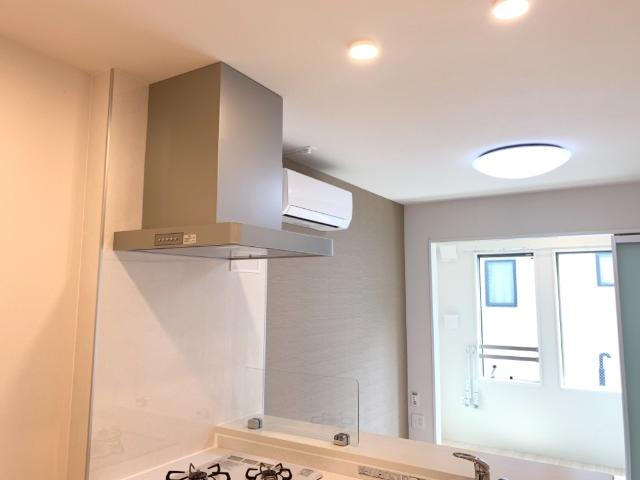 サンパティークのキッチン|レンジフード