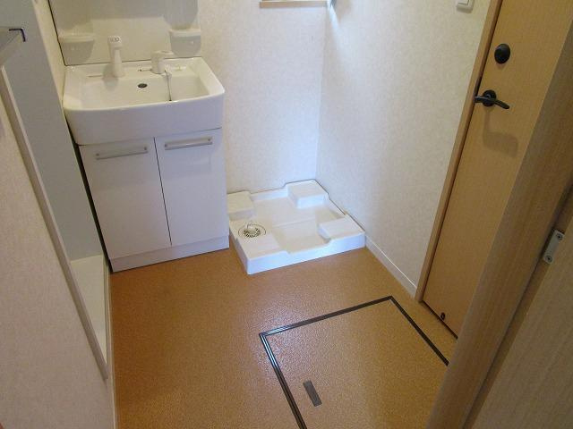 プレジール日進の洗面所|スペースが確保できる洗面所です