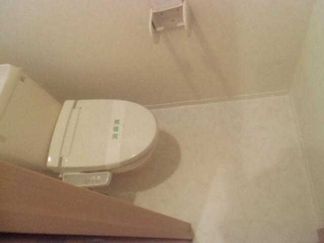 プレジール日進のトイレ|落ち着いた色調のトイレです