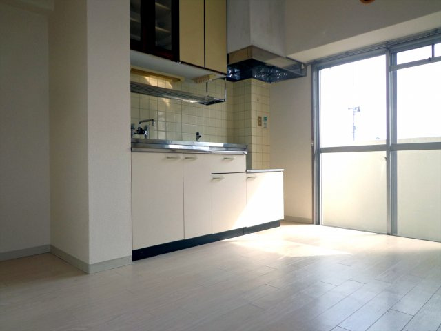 アンジェリカパレスの居間・リビング|こちらの居間で趣味の時間をお楽しみください