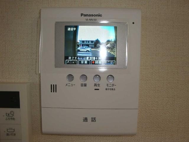 クレストの内装|カメラ付インターホン