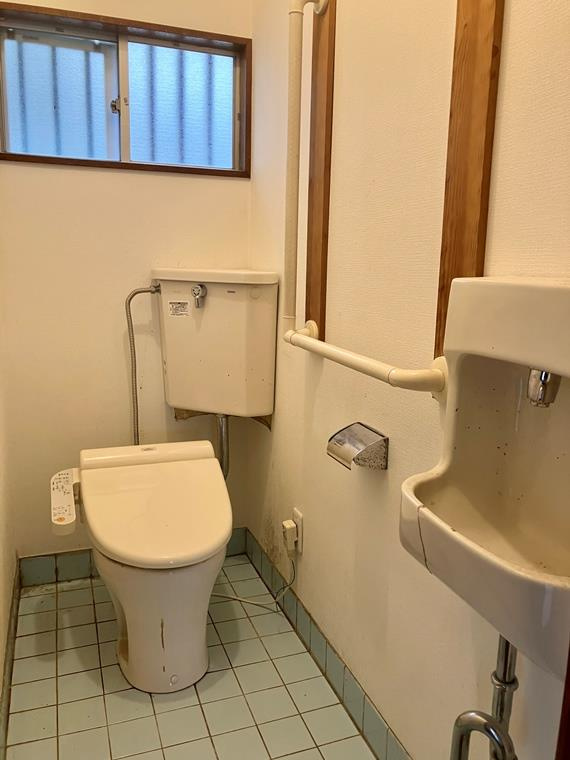 元町戸建のトイレ|トイレもきれいです