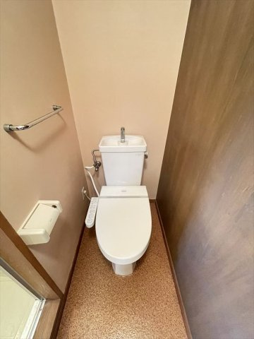 コーポジュンのトイレ|落ち着いたトイレです