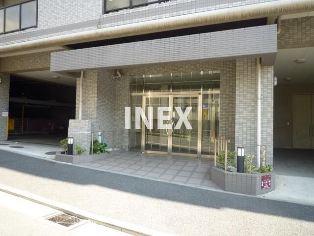 横浜市神奈川区神奈川２丁目の賃貸マンションのエントランス