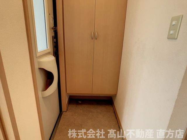 直方市大字頓野のアパートの玄関
