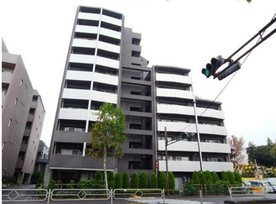 【外観】 | ダイナシティ方南町 | 鉄筋コンクリート造のガッチリとした建物。