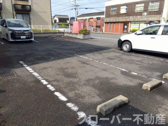 レオネクスト東大浜３の駐車場