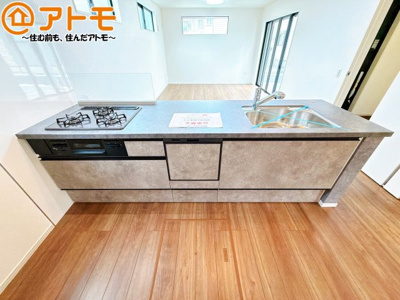 【キッチン】 | 葵区東1期　新築戸建　3号棟 | 対面式のキッチンはリビングを見渡すことができるので安心♪家族の会話も増えそうですね♪