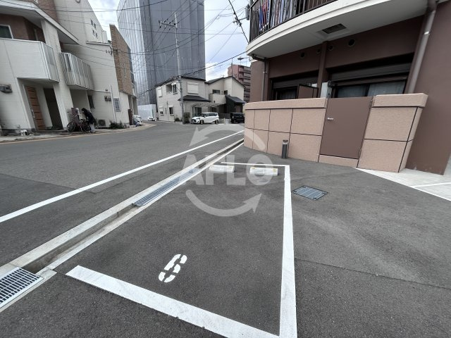 ラグゼ東三国プラスの駐車場|Luxe東三国+　駐車場