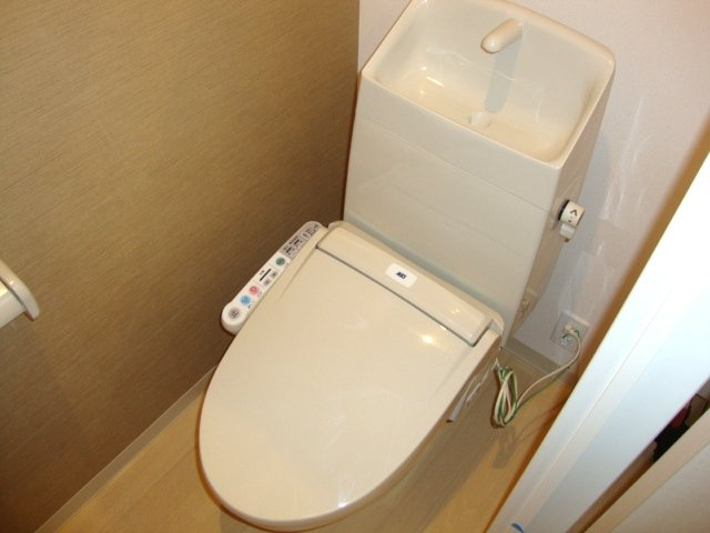 ロイヤル　パピヨンのトイレ|シャワー付トイレ