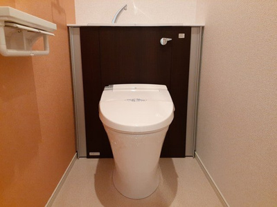 【トイレ】 | ヴァンヴェール森の宮 | 落ち着いた色調のトイレです