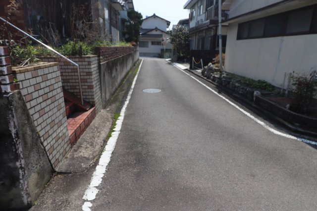 【前面道路含む現地写真】の画像