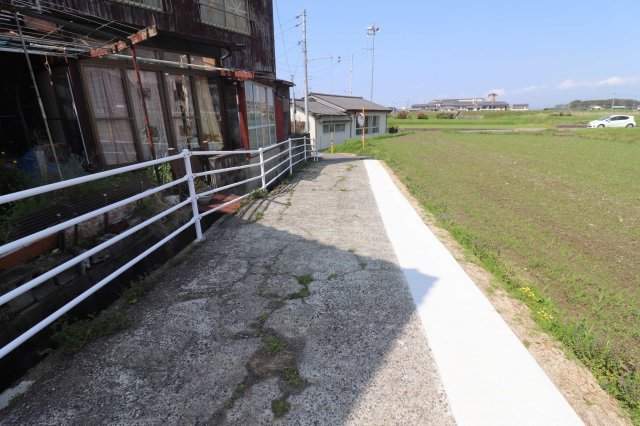 【前面道路含む現地写真】の画像