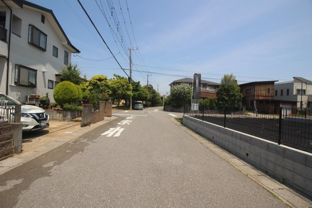 《分譲地》下野市祇園5丁目　全2区画の前面道路含む現地写真|分譲地西側道路（2026年5月撮影）