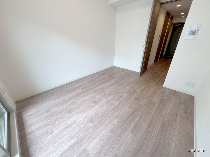 プレサンス京橋GREEN YARDアルミラ　仲介手数料無料の居間・リビング