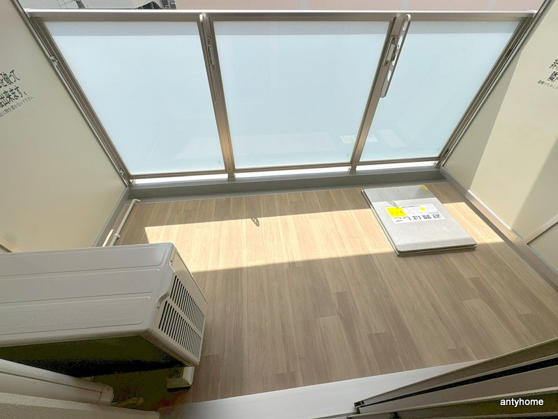 プレサンス京橋GREEN YARDアルミラ　仲介手数料無料のバルコニー