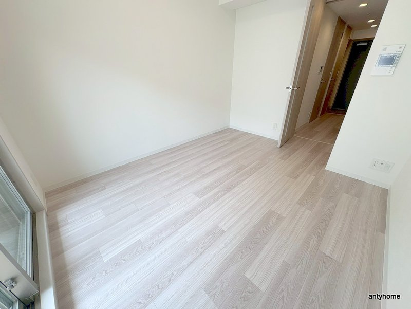 プレサンス京橋GREEN YARDアルミラ　仲介手数料無料の居間・リビング
