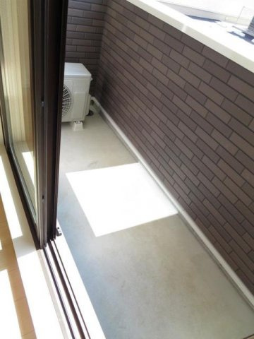 リヒト・コオリ　弐のバルコニー|外からの目が気にならないバルコニーで洗濯物が干せます