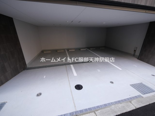 ザ・パークハビオ谷町六丁目クロスの駐車場