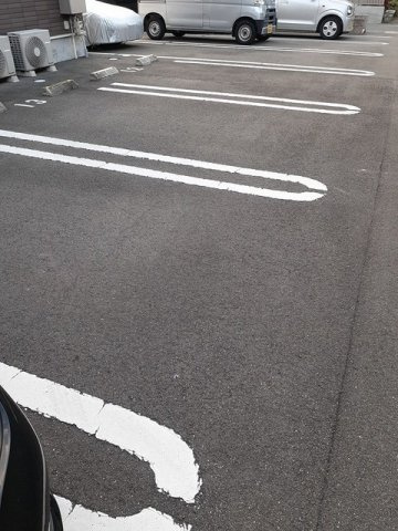 プレジール　Ｂの駐車場