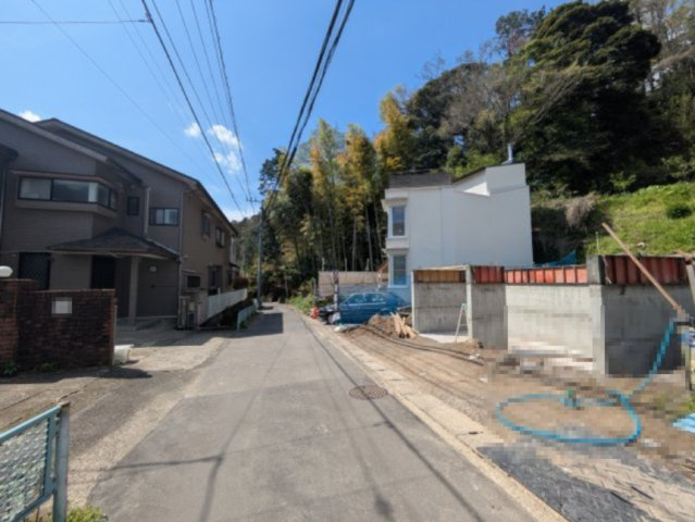 設備豊富　デザイナーズ新築戸建の前面道路含む現地写真|前面道路