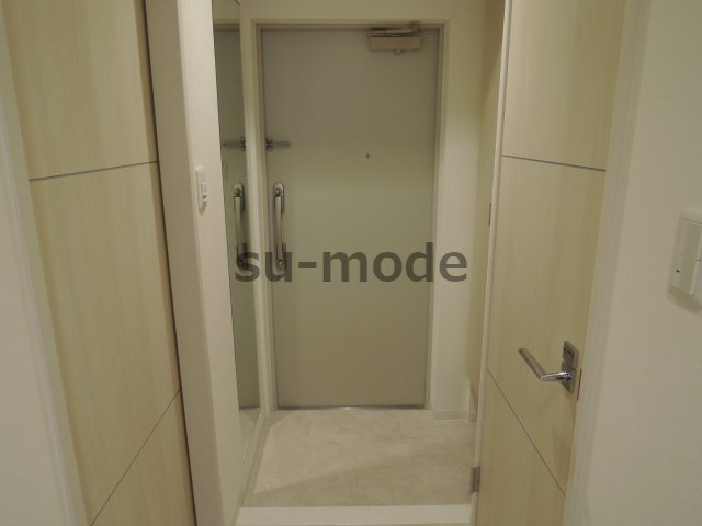 高槻市京口町の賃貸マンションの玄関