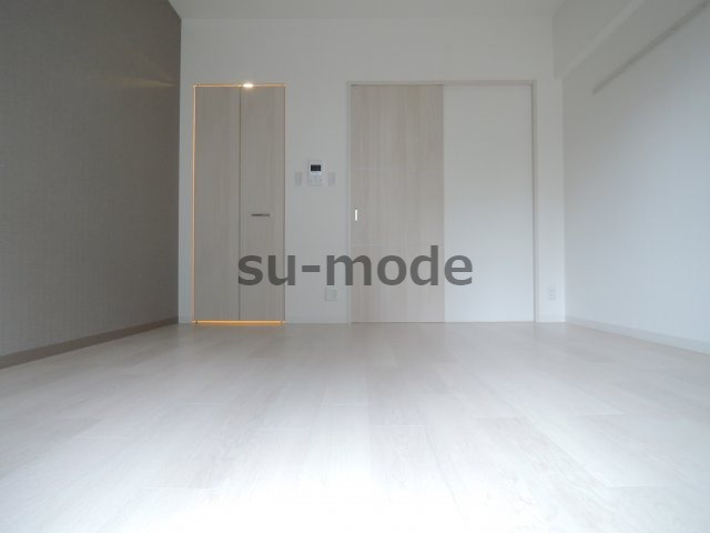 高槻市京口町の賃貸マンションの居間・リビング