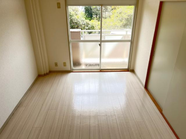 グリーンパーク春日の内装|洋室
