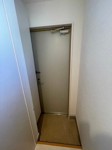 H.Cフラッツ須磨関守の玄関