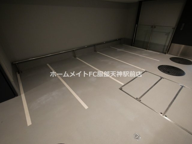 ザ・パークハビオ谷町六丁目クロスの駐車場