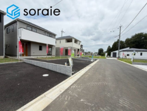 飯能市青木第5　全8棟　新築戸建　クレイドルガーデンの前面道路含む現地写真|8/4　撮影