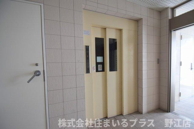 レジデンス関目のロビー