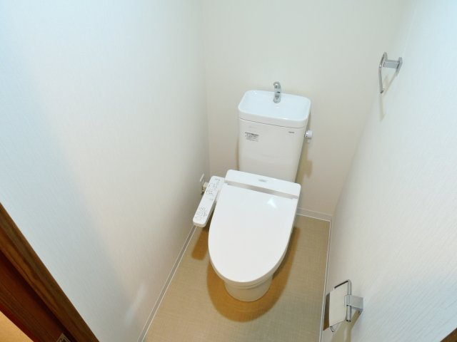 高槻市紺屋町の賃貸マンションのトイレ